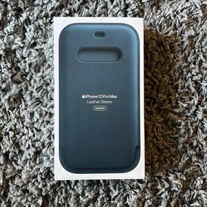 NEVER USED IPHONE 12 pro max leather leave